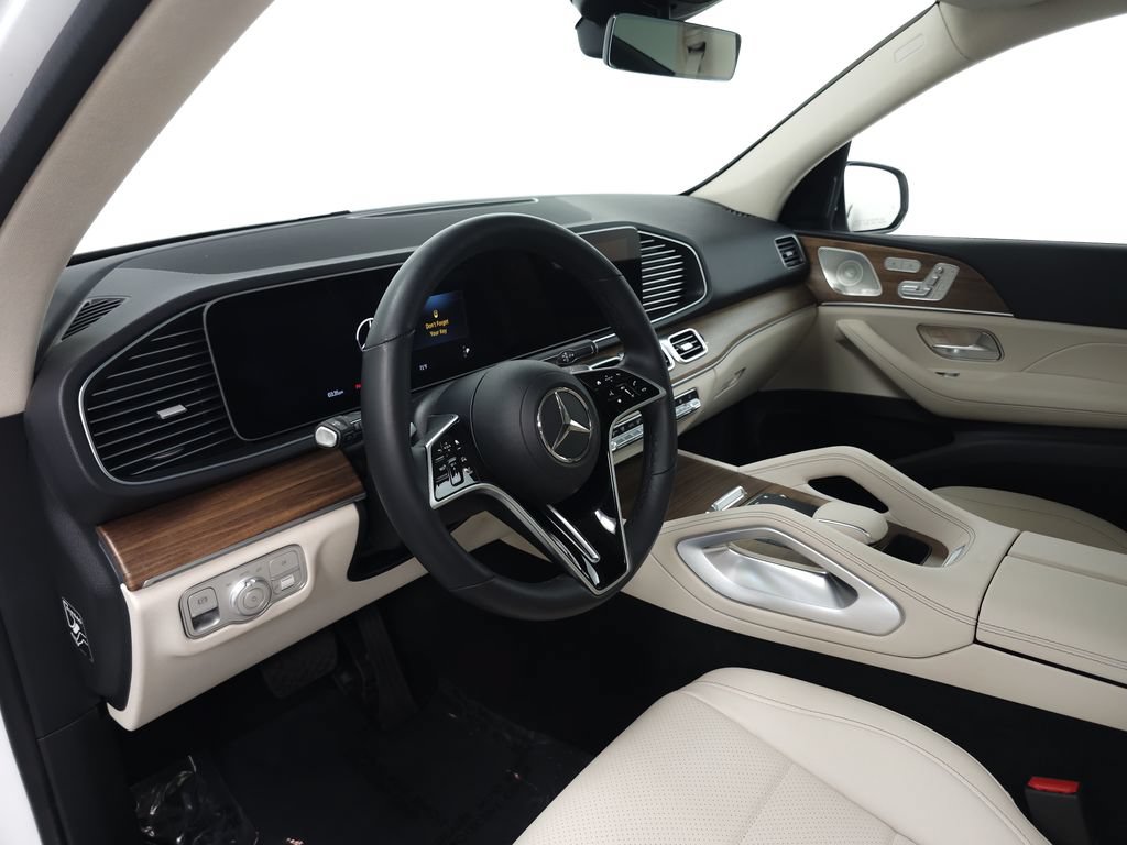 Used 2025 Mercedes-Benz GLE 450e 4MATIC image 9