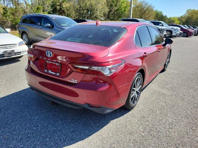 Used 2021 Toyota Camry XLE w/ Navigation Upgrade Package image 10