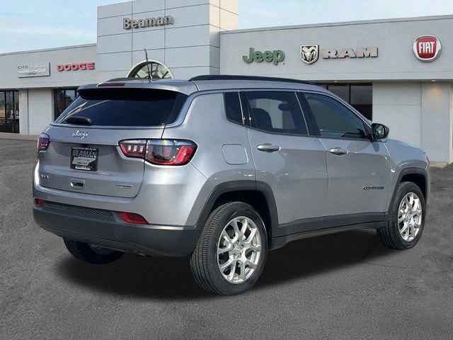 Used 2023 Jeep Compass Latitude AWD/4WD image 7