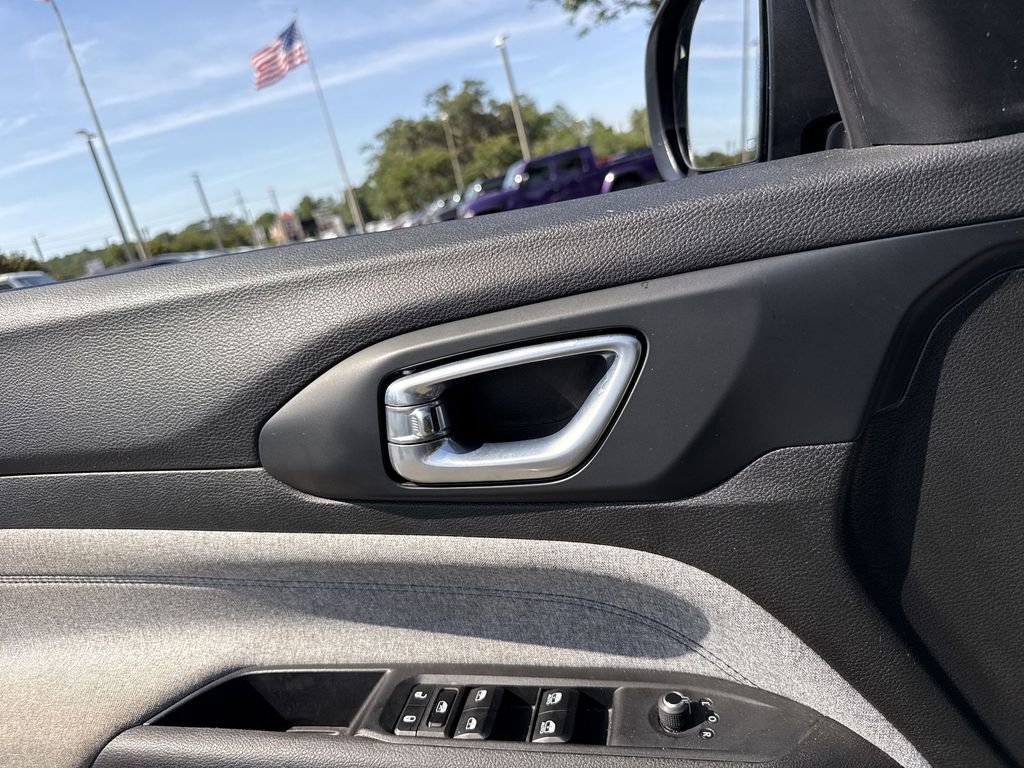 Used 2024 Jeep Compass Latitude AWD/4WD image 15