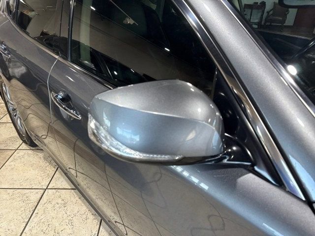 Used 2016 INFINITI Q70 Hybrid w/ Deluxe Touring Package image 11