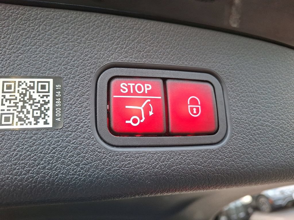 Used 2023 Mercedes-Benz GLC 300 4MATIC image 26