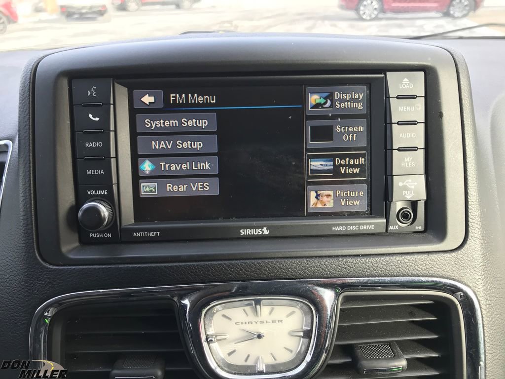 Certified 2016 Chrysler Town & Country Touring w/ Driver Convenience Group image 18