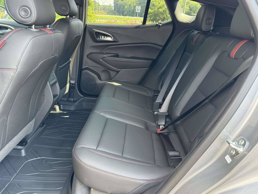 New 2026 Chevrolet Trax RS w/ Sunroof Package FWD image 17