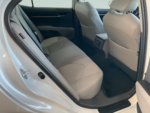 Used 2021 Toyota Camry XLE FWD image 23