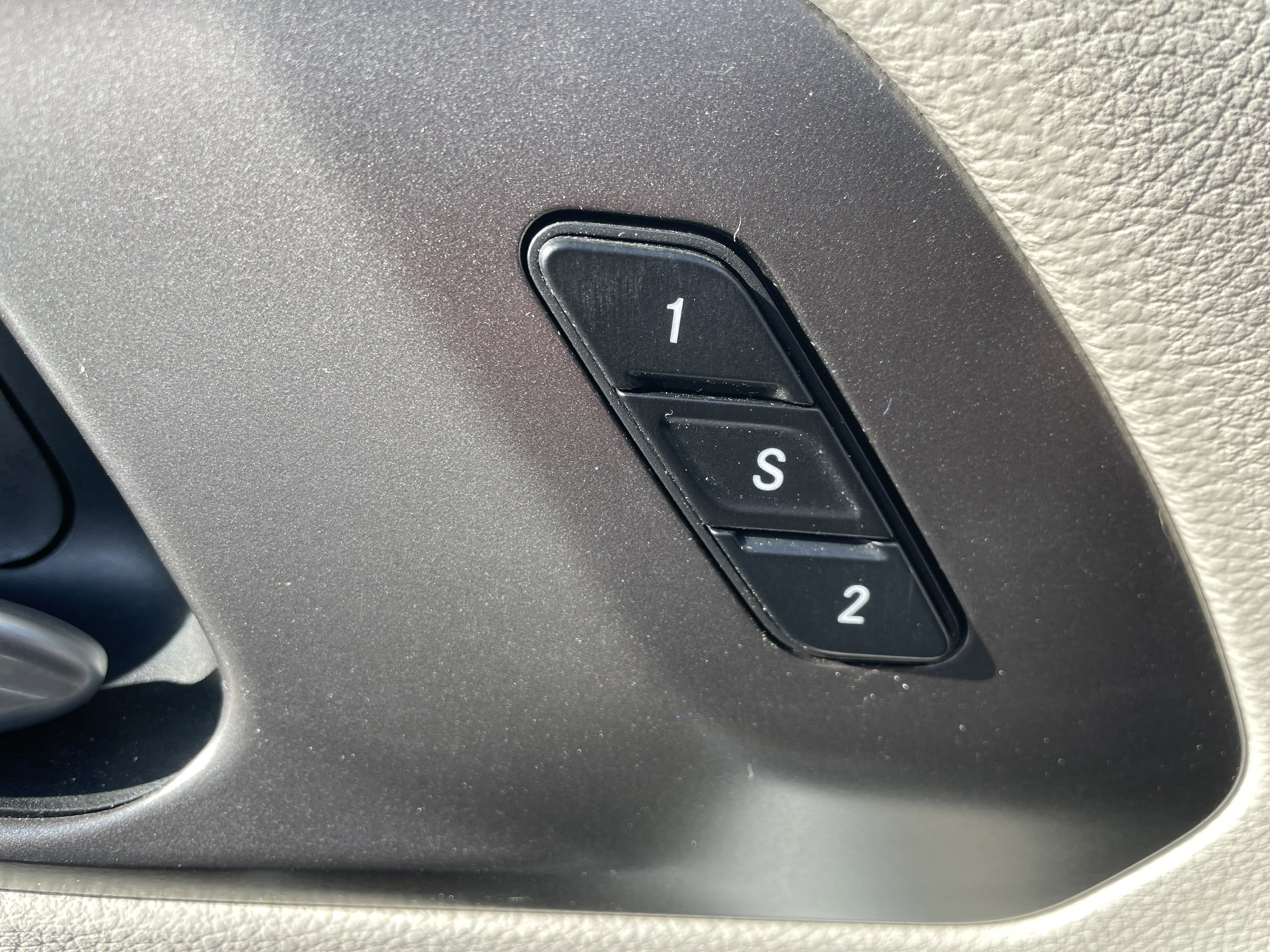 Used 2024 Chrysler Pacifica Touring-L image 34