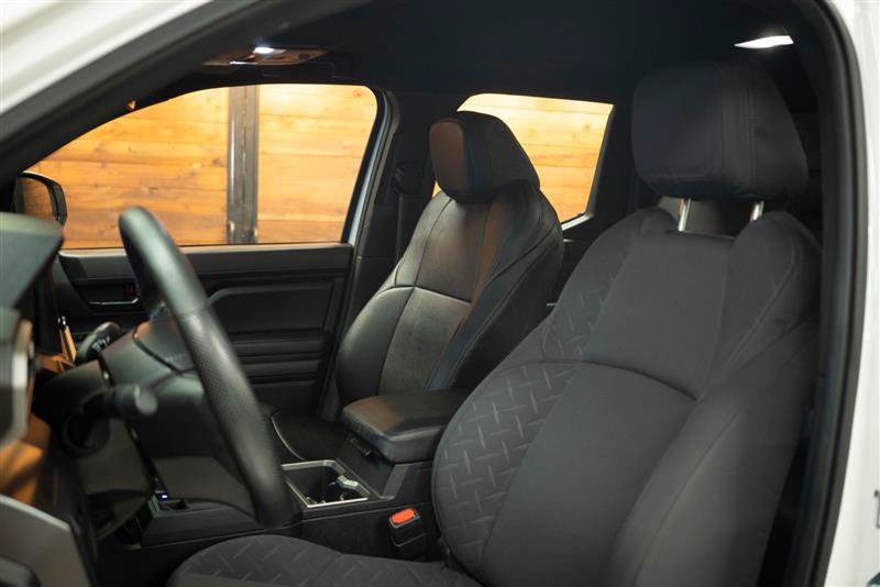 Used 2025 Toyota Tacoma SR5 AWD/4WD image 9