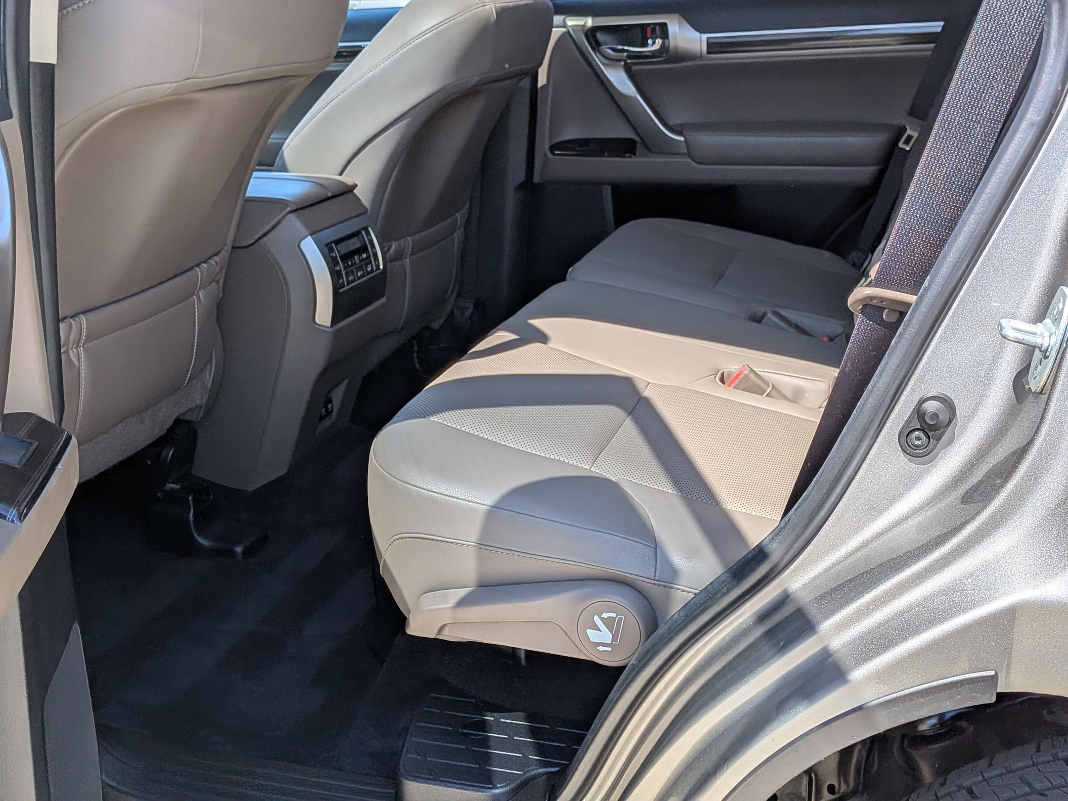 Used 2021 Lexus GX 460 Premium w/ Premium Package AWD/4WD image 23