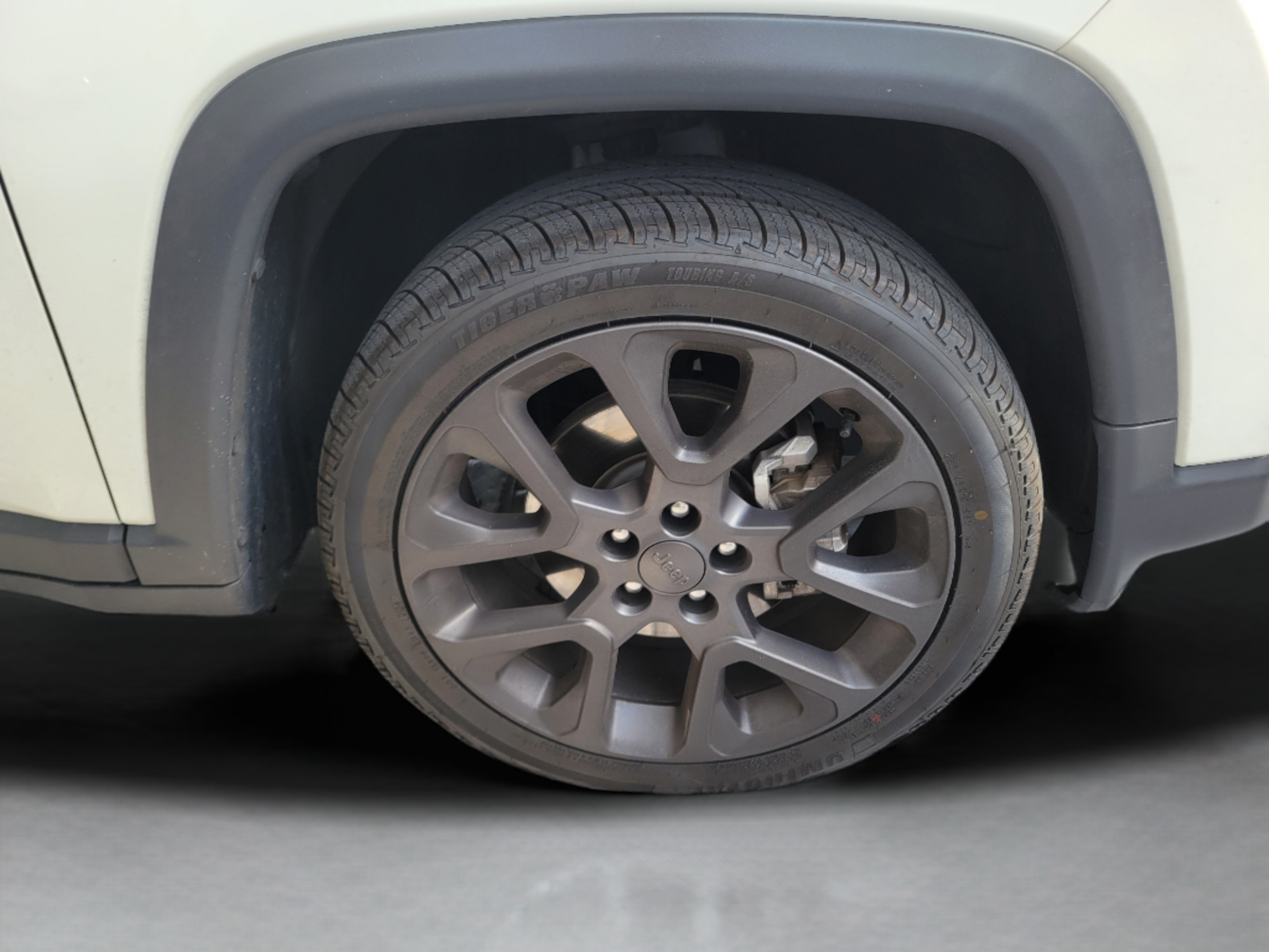 Certified 2021 Jeep Compass Latitude w/ Sun and Sound Group FWD image 28
