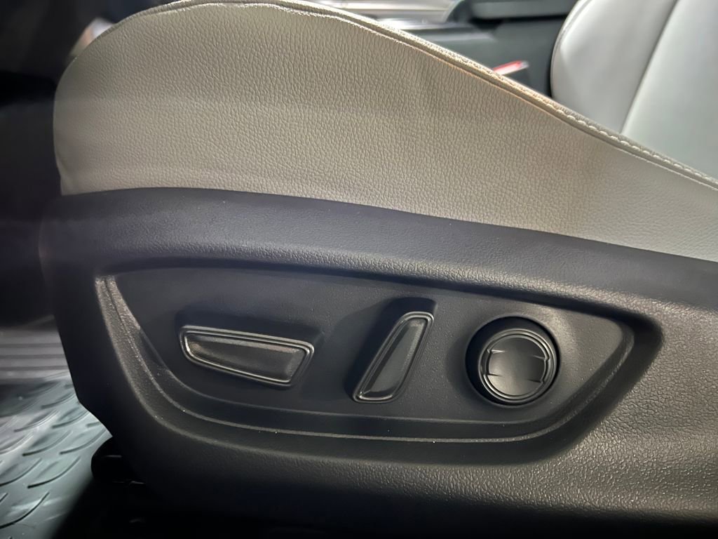 New 2026 Toyota Camry SE image 9