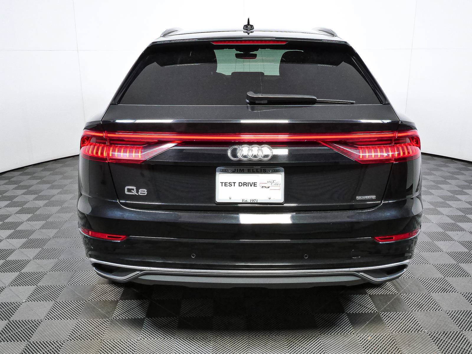 Used 2023 Audi Q8 Premium w/ Convenience Package AWD/4WD image 29