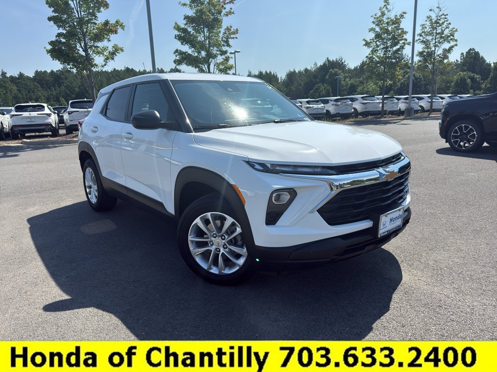 Used 2024 Chevrolet TrailBlazer LS w/ LS Convenience Package AWD/4WD image 1