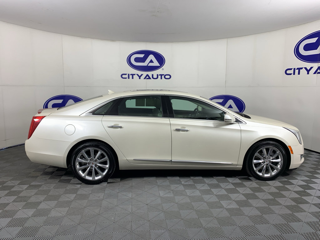 Used 2013 Cadillac XTS Premium FWD image 2