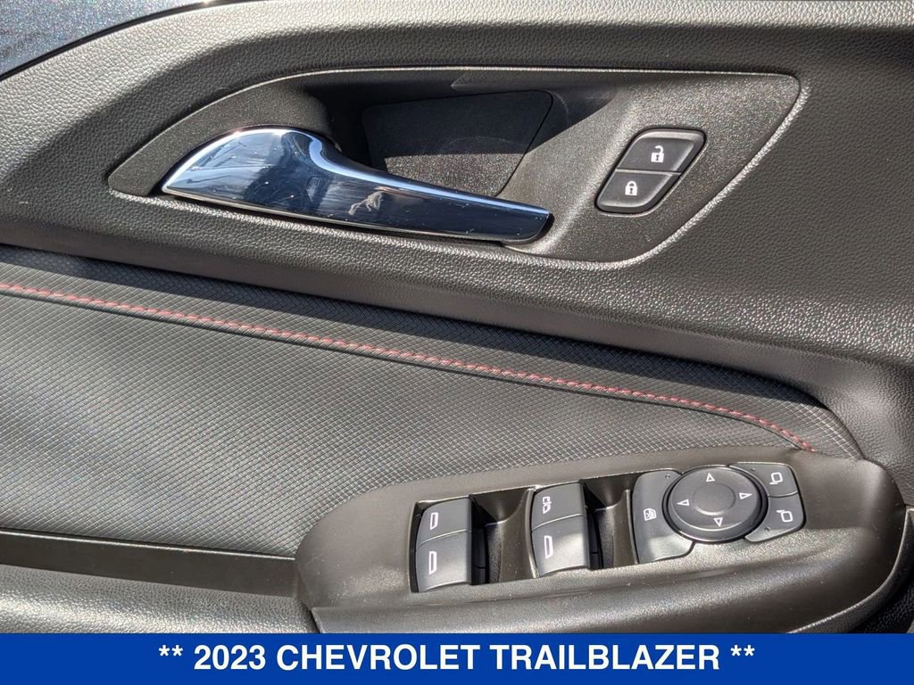 Used 2023 Chevrolet TrailBlazer RS image 13