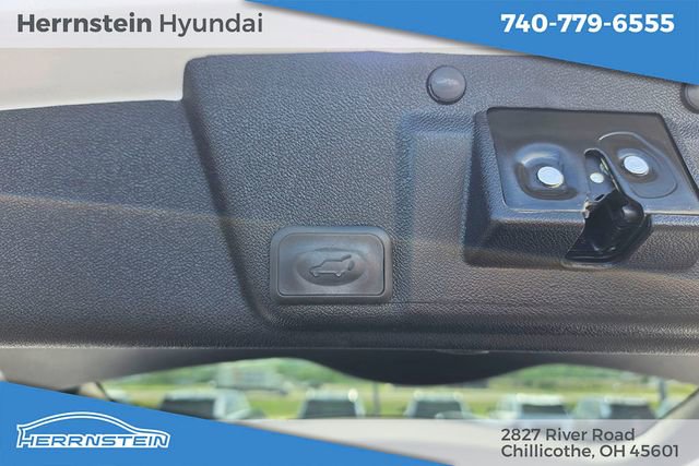 Used 2017 Buick Enclave Premium AWD/4WD image 30