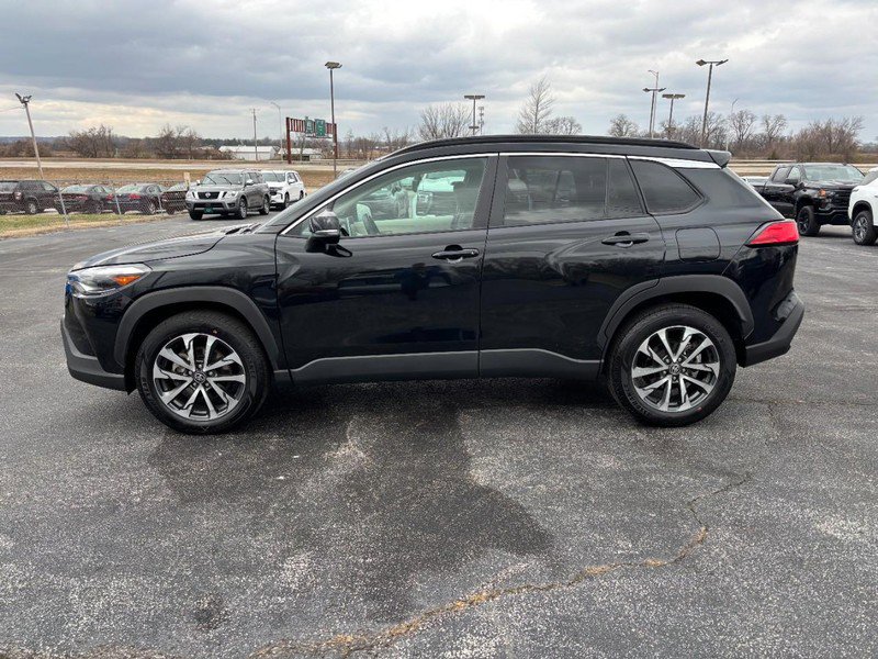 Used 2024 Toyota Corolla Cross XLE w/ Convenience Package video 2