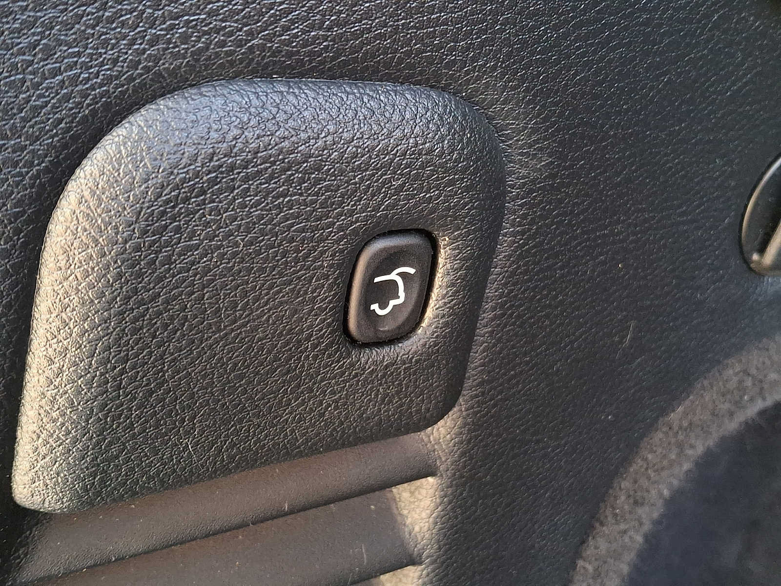 Used 2020 Jeep Grand Cherokee Limited AWD/4WD image 27
