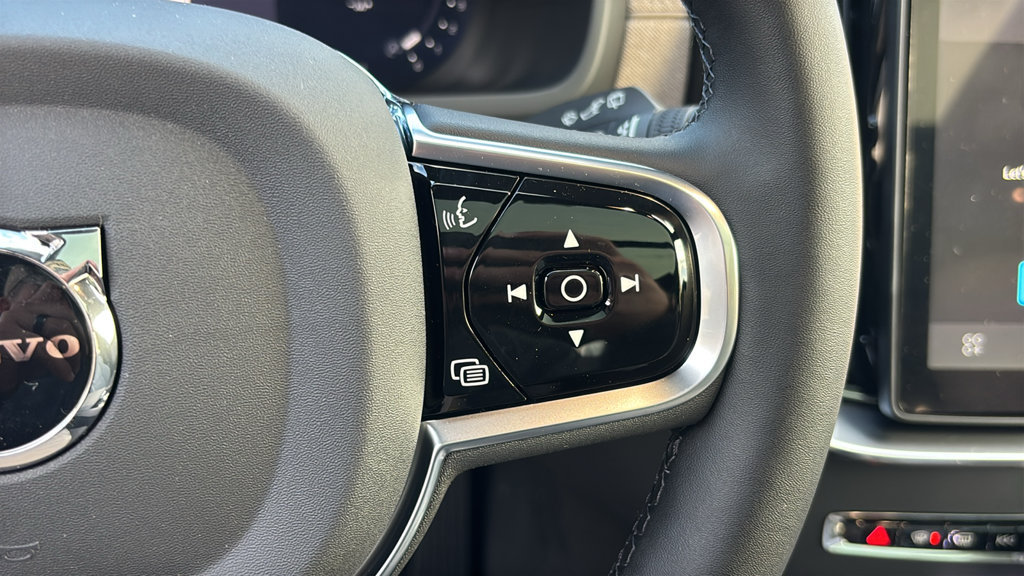 New 2027 Volvo XC90 B6 Plus AWD/4WD image 18