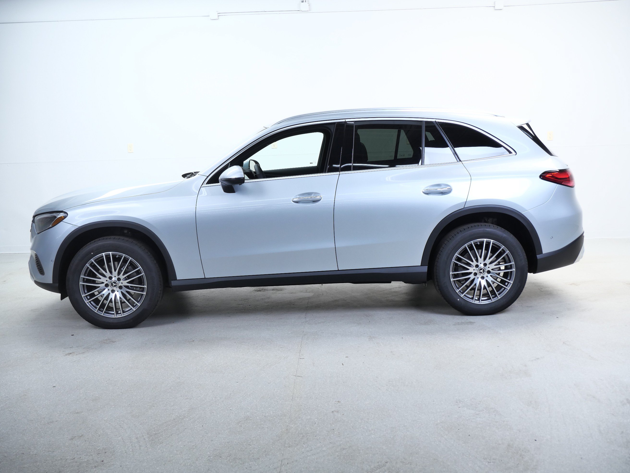 New 2026 Mercedes-Benz GLC 300 4MATIC image 5