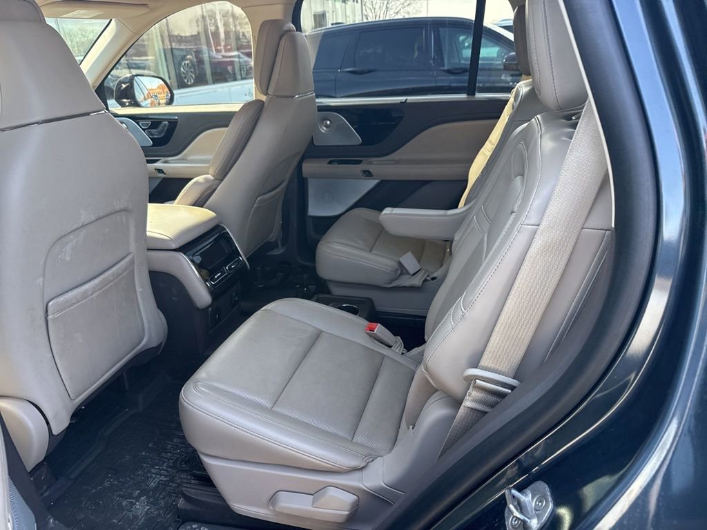 Certified 2021 Lincoln Aviator Reserve w/ Equipment Group 202A image 8