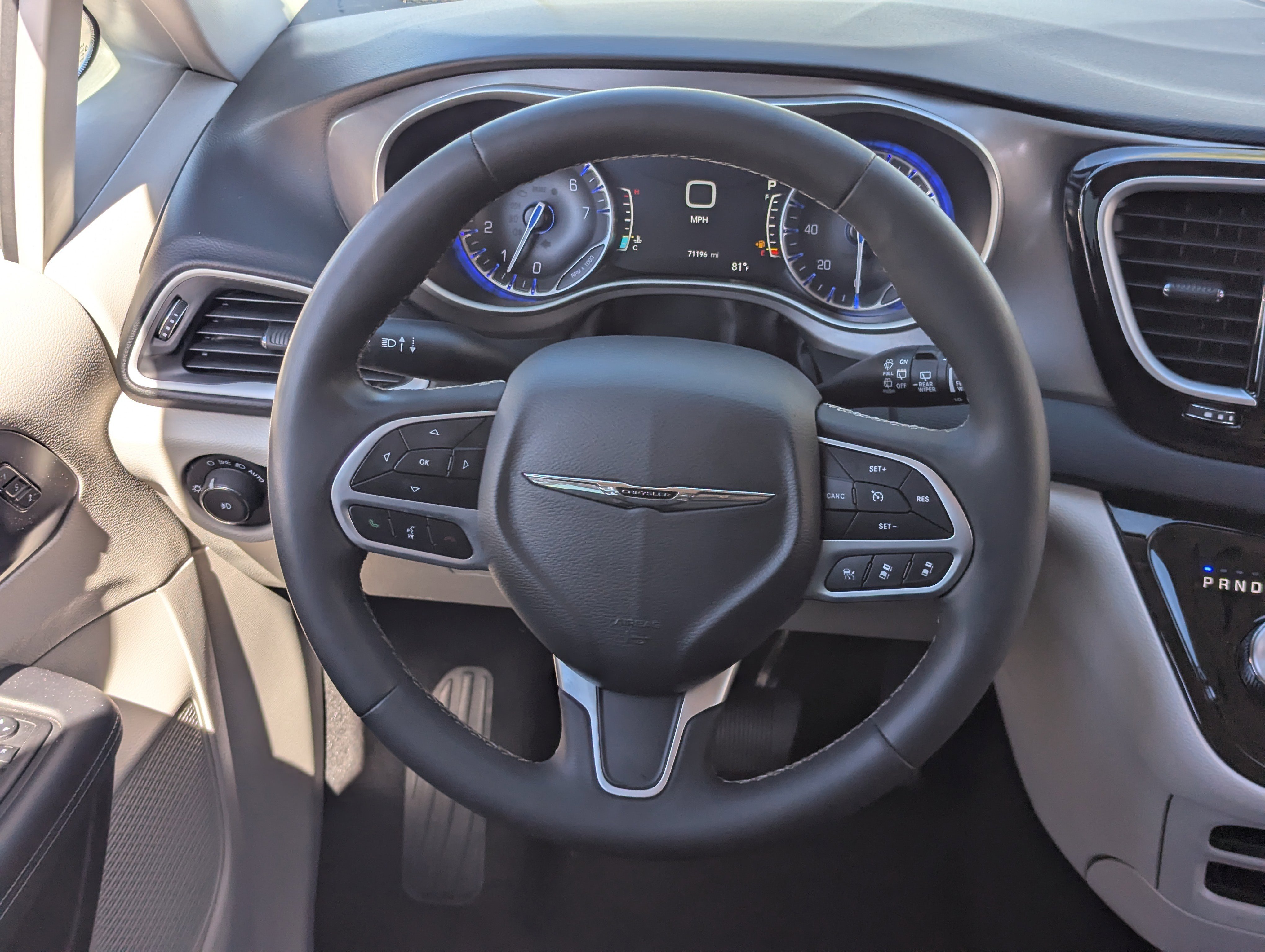 Used 2024 Chrysler Pacifica Touring-L image 16