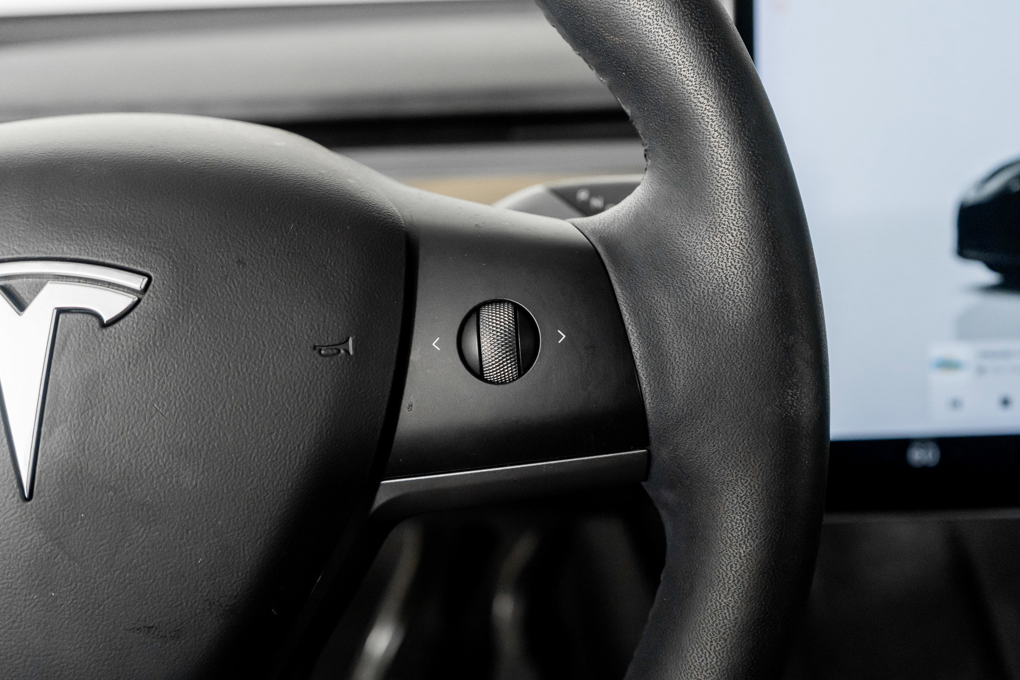 Used 2022 Tesla Model Y Long Range image 41