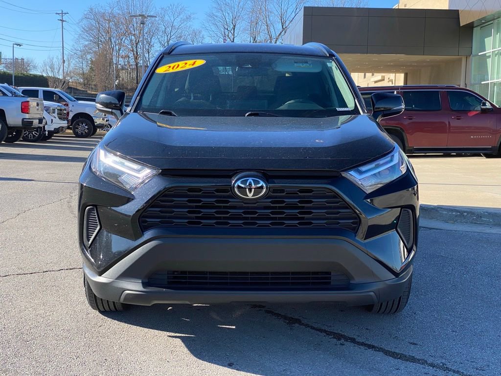 Used 2024 Toyota RAV4 XLE FWD image 2