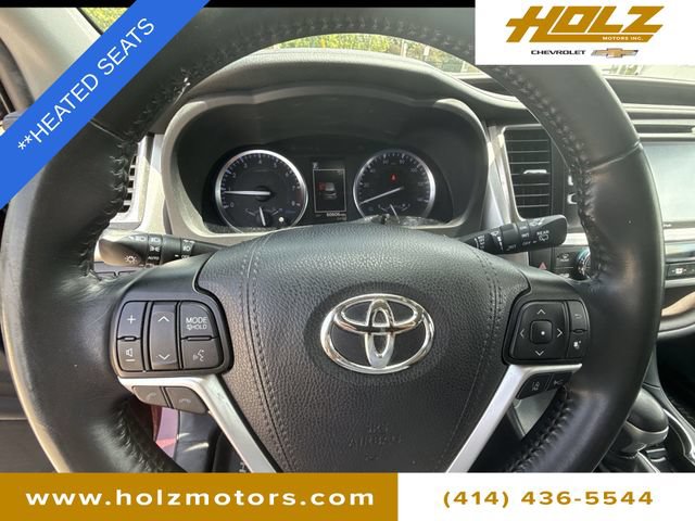 Used 2019 Toyota Highlander XLE AWD/4WD image 11