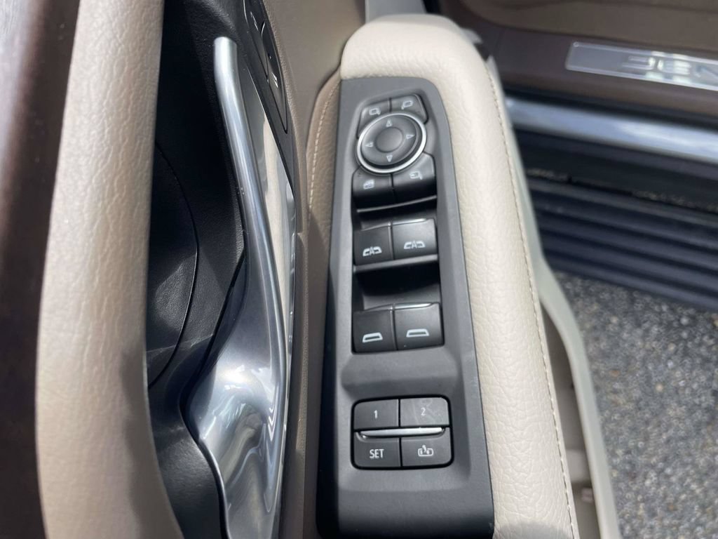 Used 2024 GMC Yukon XL Denali w/ Denali Reserve Package AWD/4WD image 16