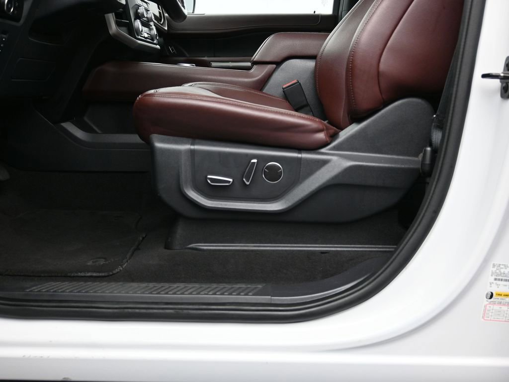 Used 2023 Ford Expedition Max Limited image 24