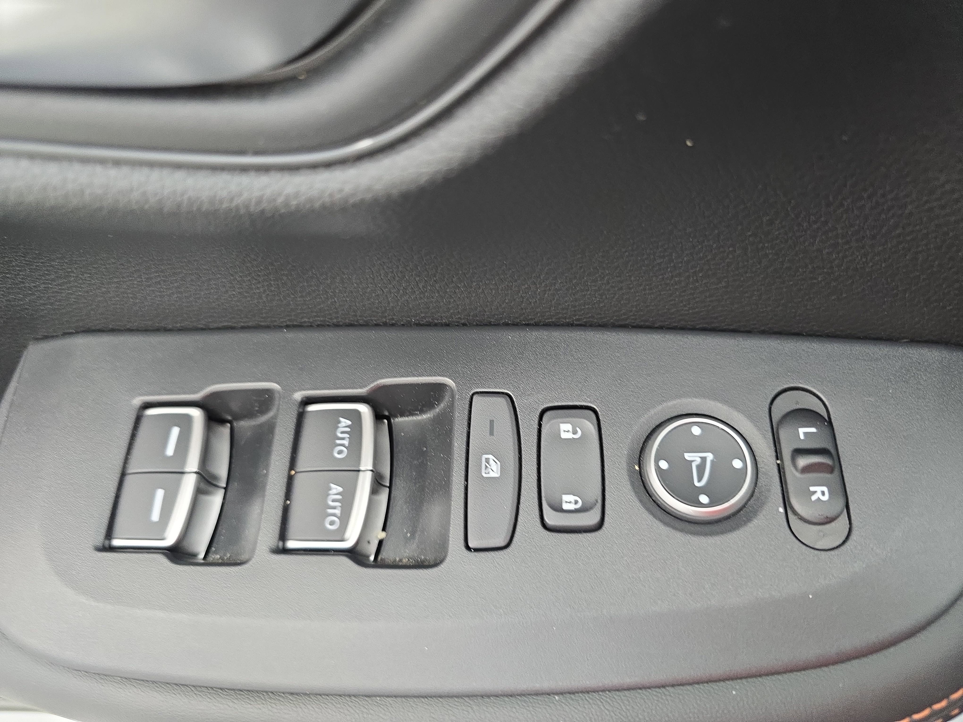 Certified 2025 Honda HR-V Sport image 27