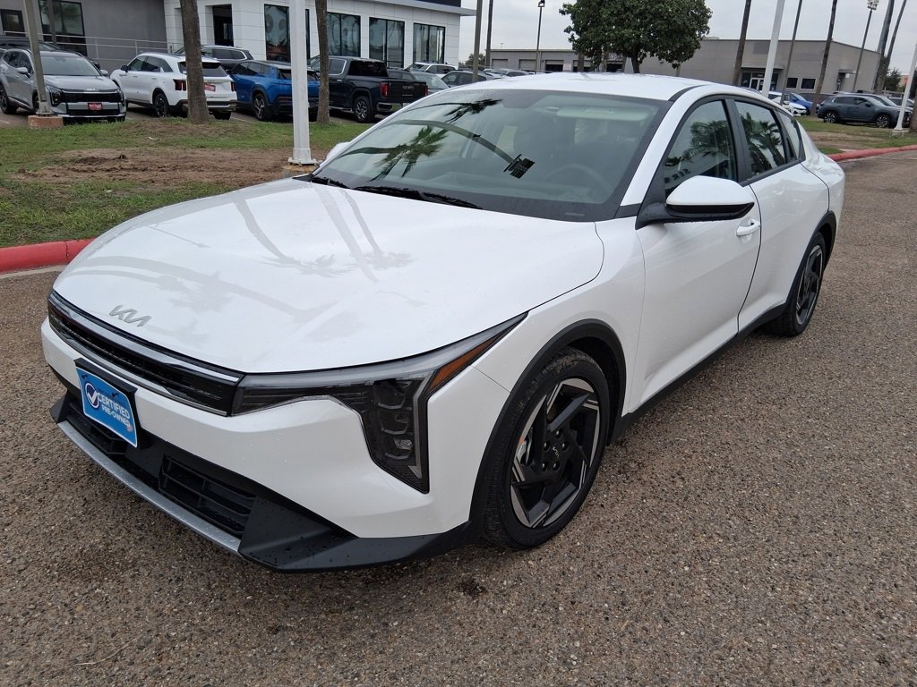 Used 2025 Kia K4 EX image 3
