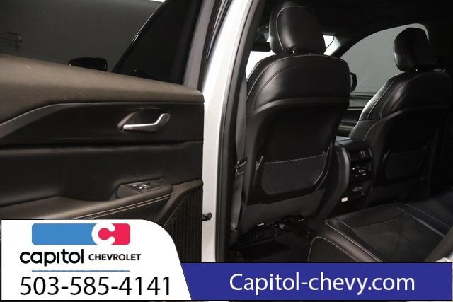 Used 2025 Jeep Grand Cherokee Altitude AWD/4WD image 32