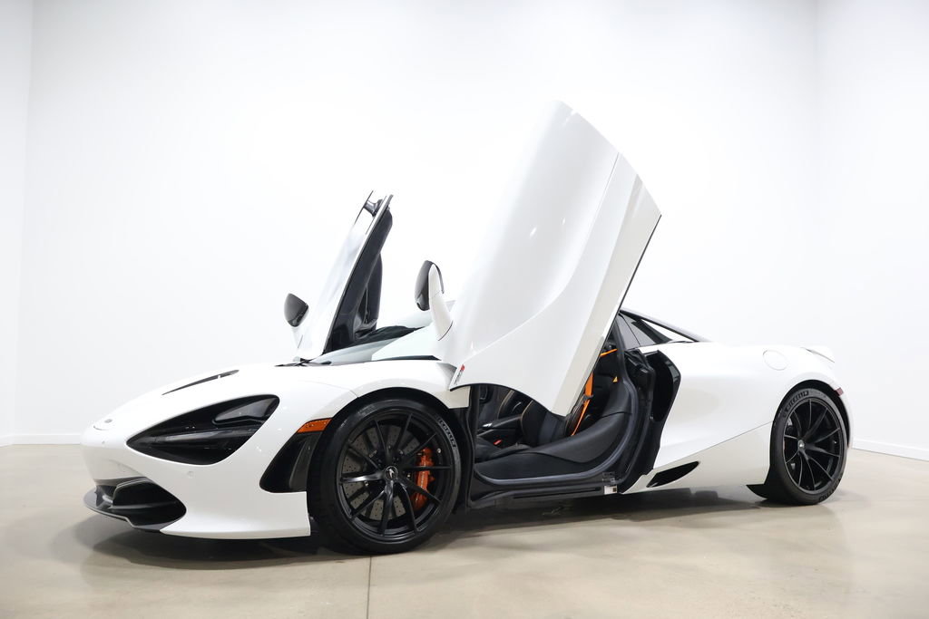 Used 2020 McLaren 720S Spider image 3