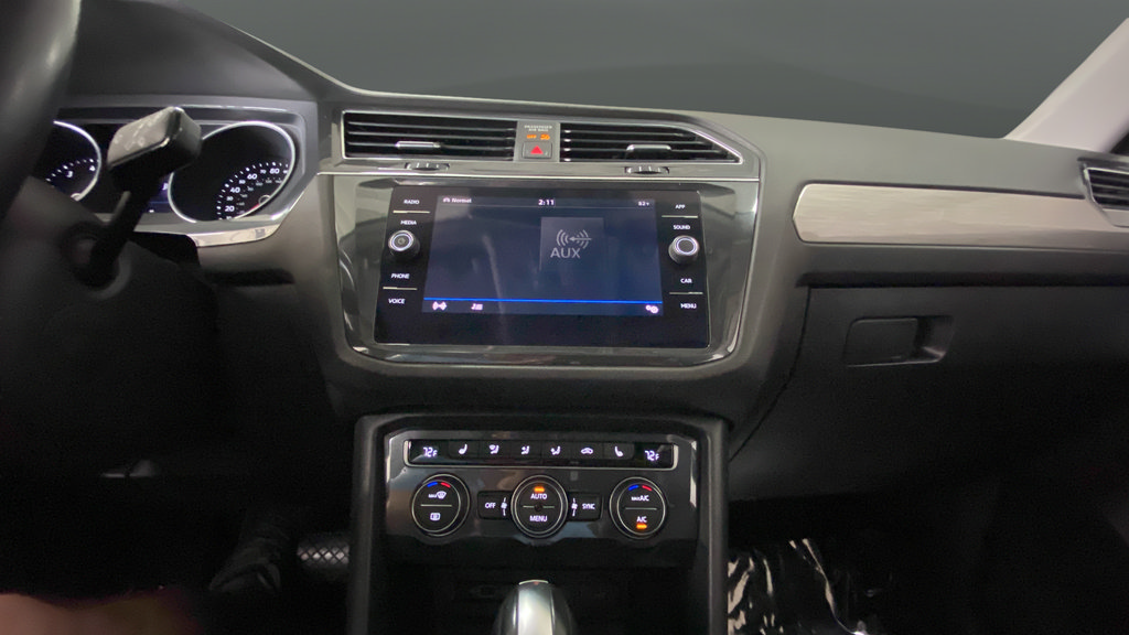 Used 2019 Volkswagen Tiguan SE w/ Panoramic Sunroof Package AWD/4WD image 13