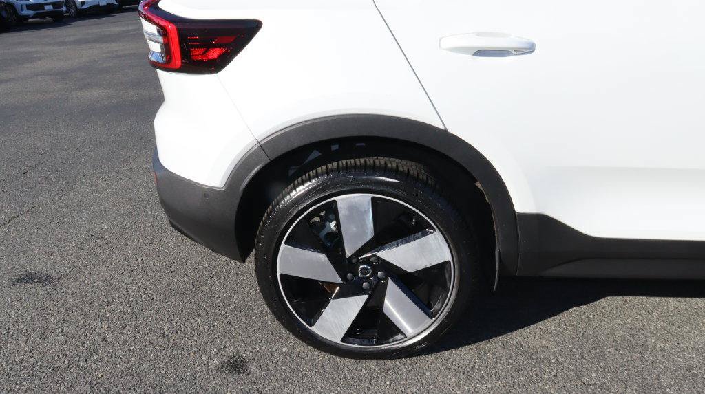 Used 2023 Volvo C40 P8 Recharge Ultimate w/ Protection Package Premier AWD/4WD image 15
