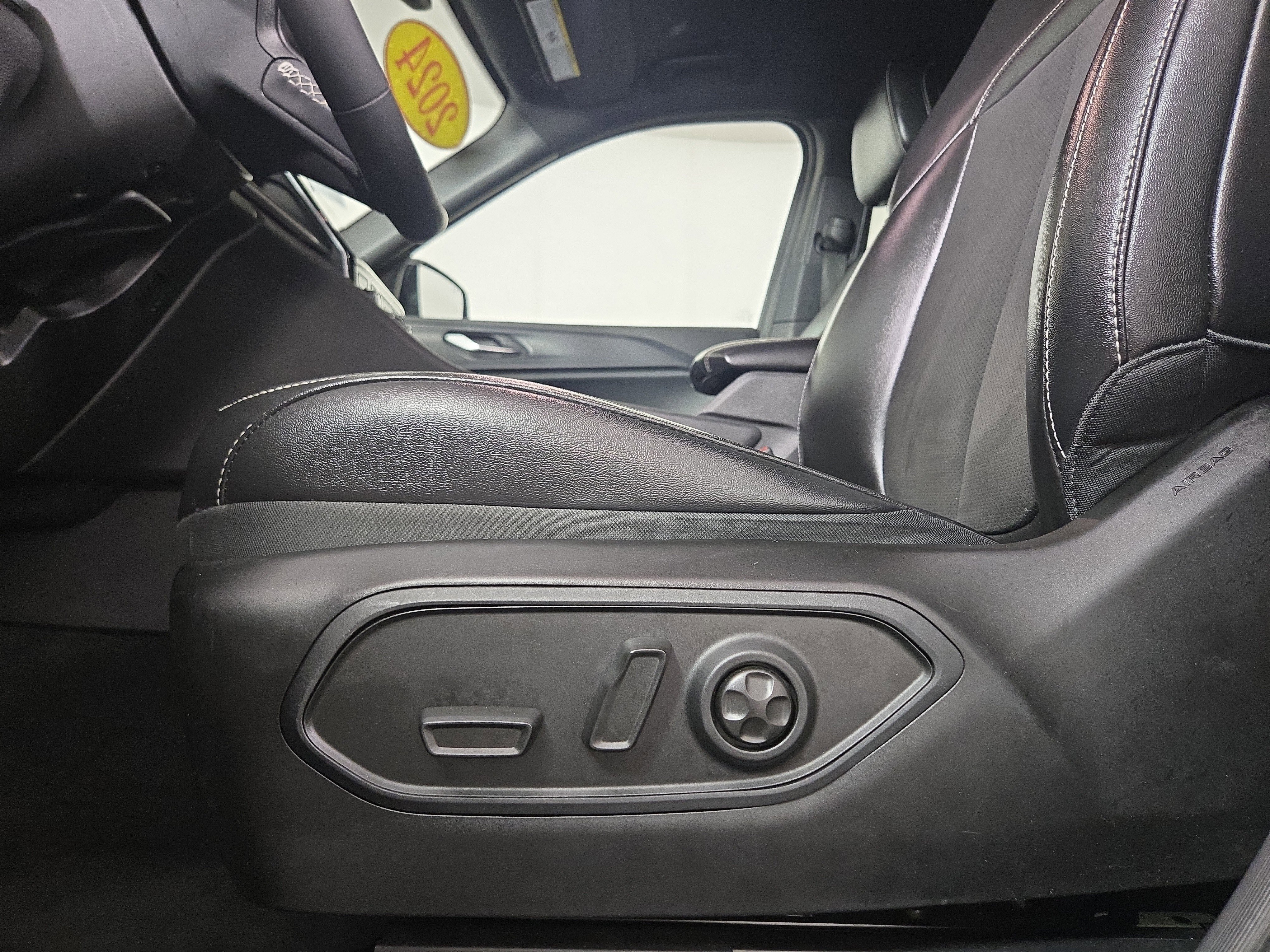 Used 2024 Jeep Grand Cherokee L Laredo image 31