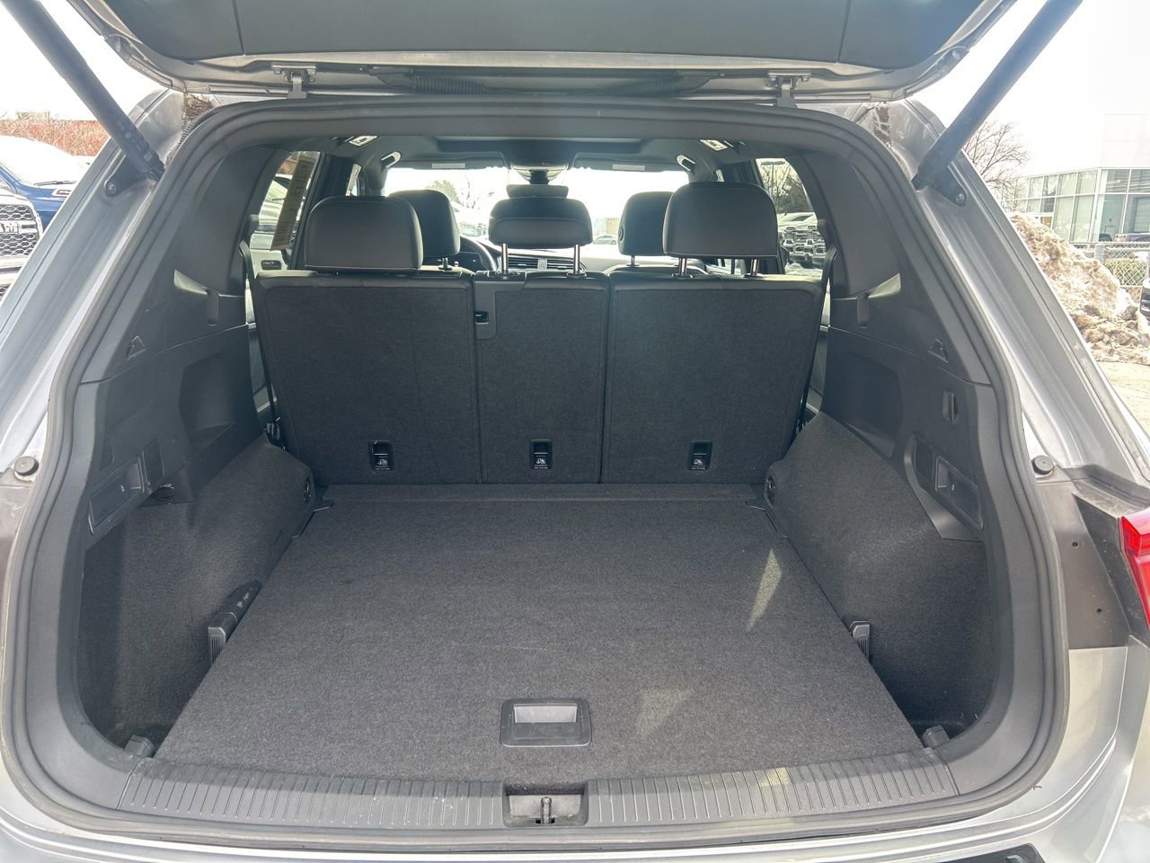 Used 2024 Volkswagen Tiguan SE R-Line image 28