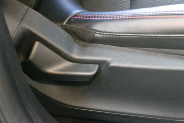 Used 2025 Ford Escape ST-Line AWD/4WD image 11