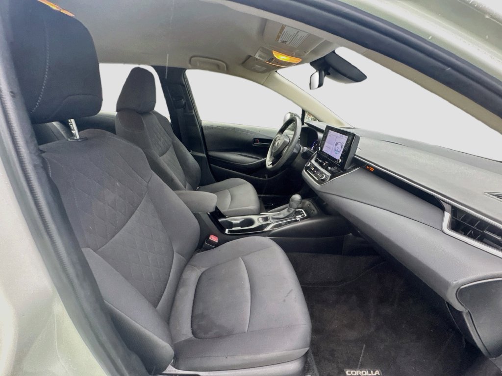 Used 2022 Toyota Corolla LE w/ Carpet Mat Package (TMS) FWD image 29