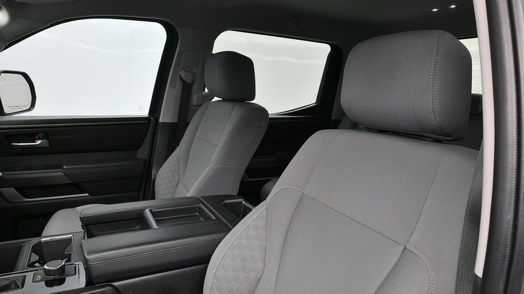 Used 2022 Toyota Tundra SR5 RWD image 4