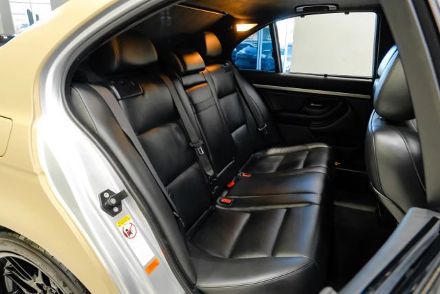 Used 2003 BMW M5 RWD image 45