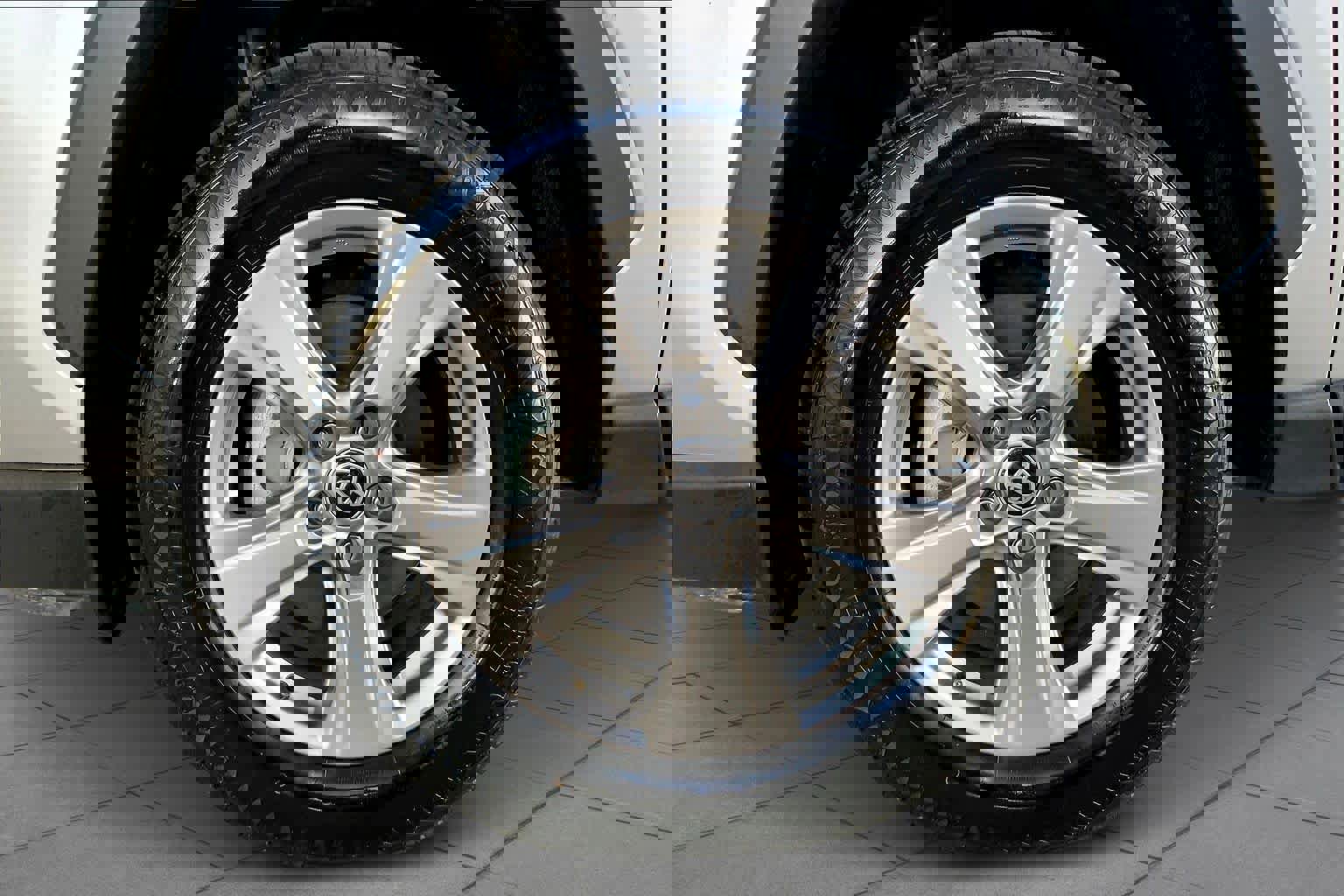 Used 2023 Toyota RAV4 XLE image 10