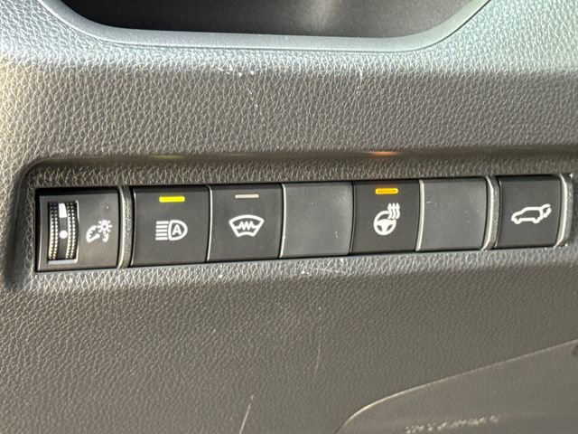 Used 2025 Toyota RAV4 SE w/ Convenience Package image 22
