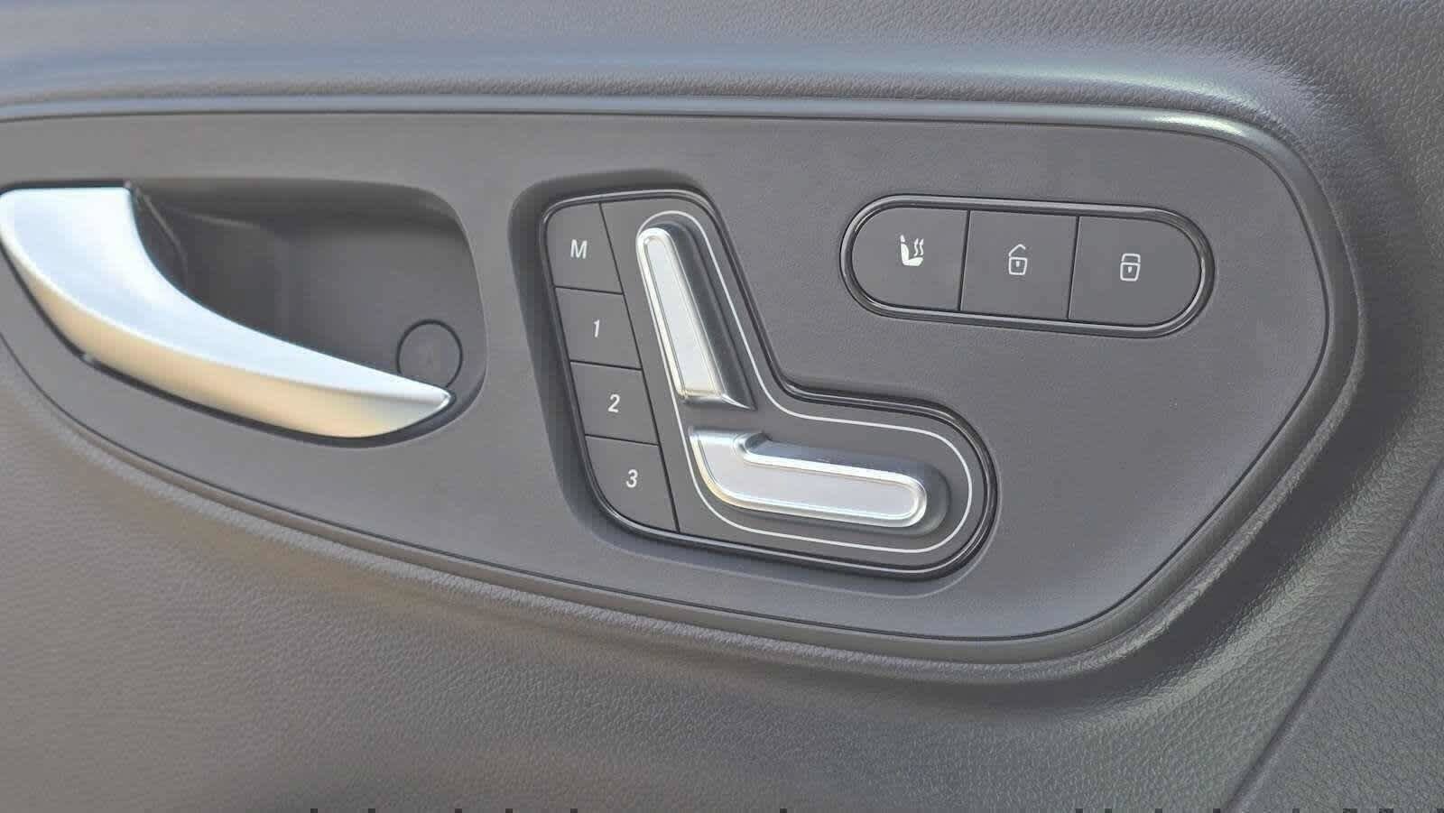 Used 2025 Mercedes-Benz Sprinter 2500 image 27