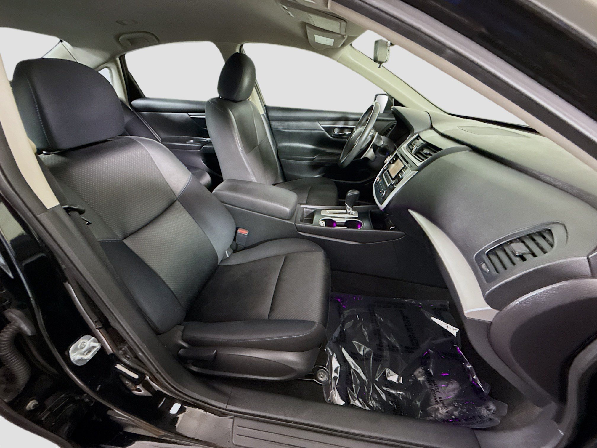 Used 2016 Nissan Altima 2.5 SR w/ Interior Lighting Package FWD image 29