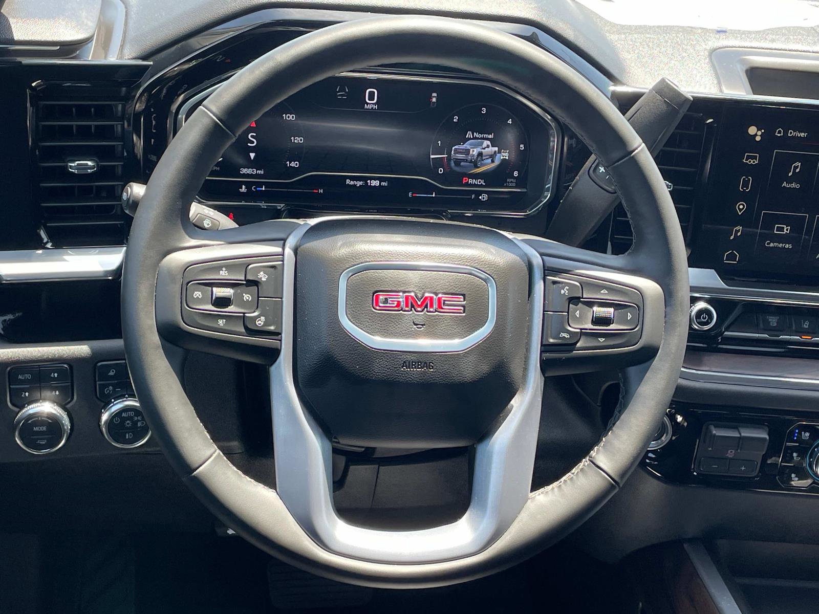 Used 2025 GMC Sierra 2500 SLT w/ SLT Premium Package image 10