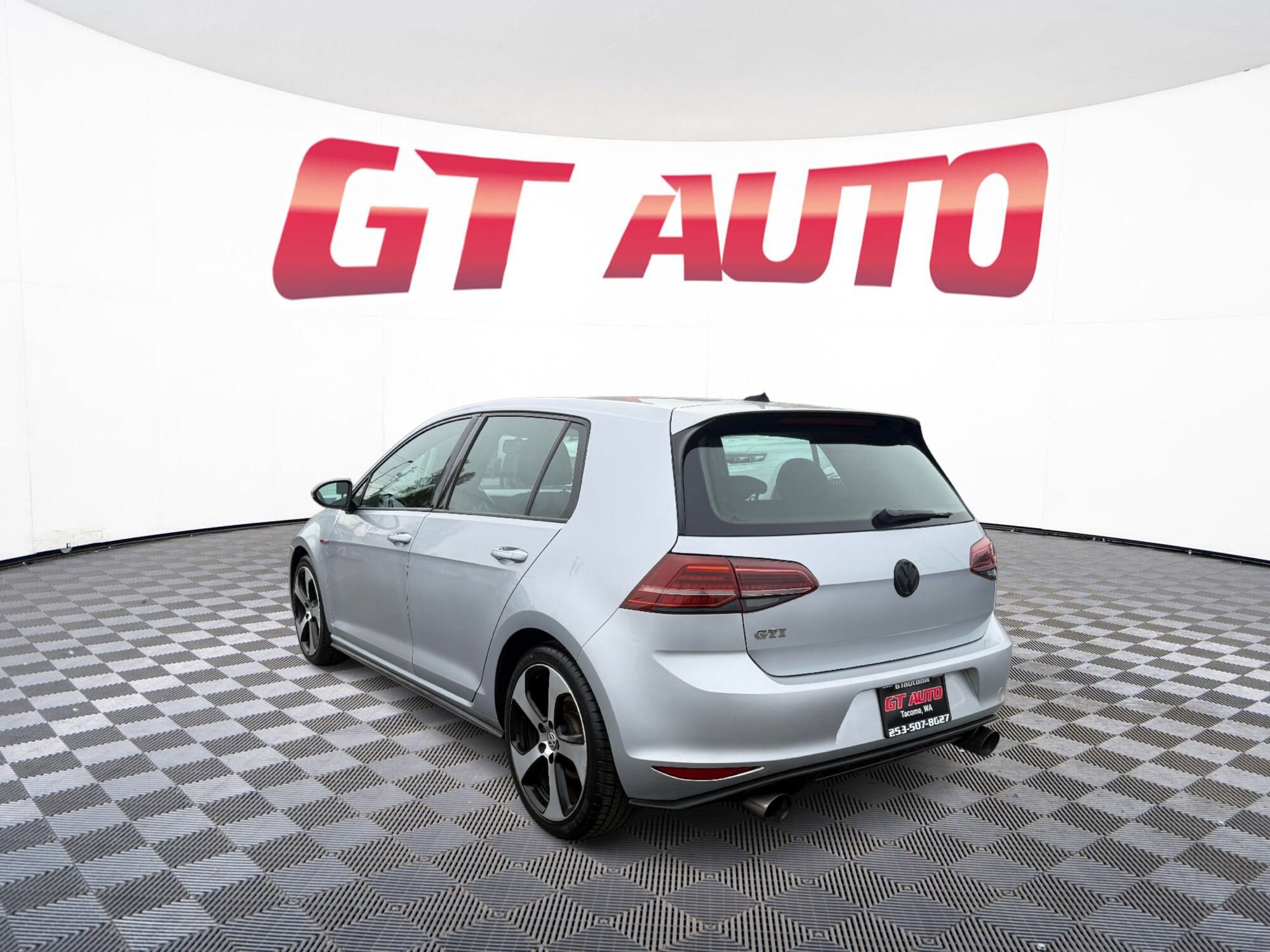 Used 2016 Volkswagen GTI SE FWD image 4
