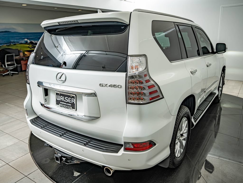 Used 2014 Lexus GX 460 w/ Premium Package AWD/4WD image 16