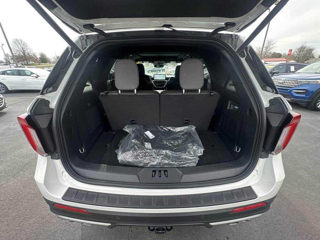 Used 2025 Ford Explorer Platinum w/ Ultimate Package image 25